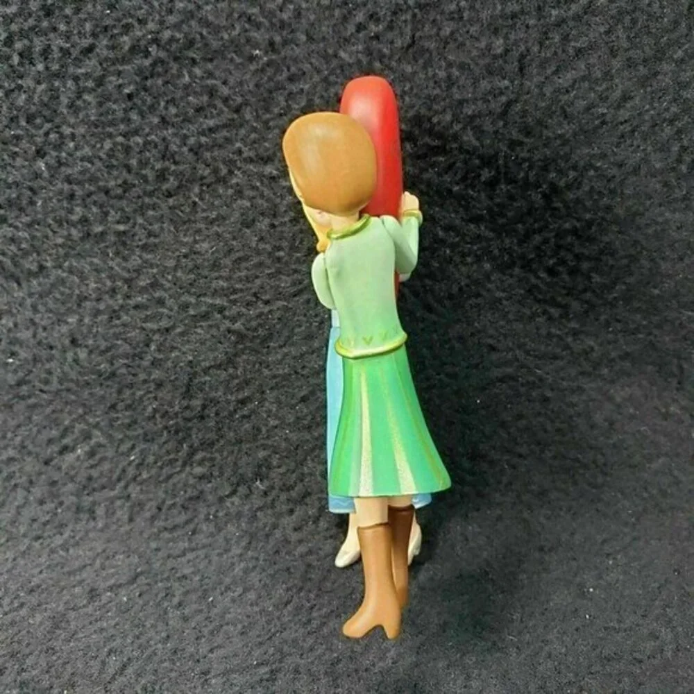 Hallmark Ornament Sisters Theres No Better Friend Christmas Heart QXG5597‎ 2004